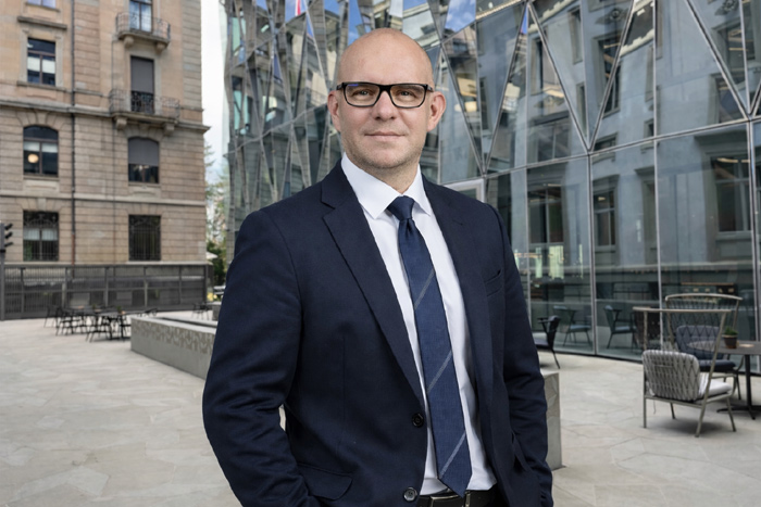 Boris Milo - Zürich 
Zurich Financial Services,
Zürich Versicherung